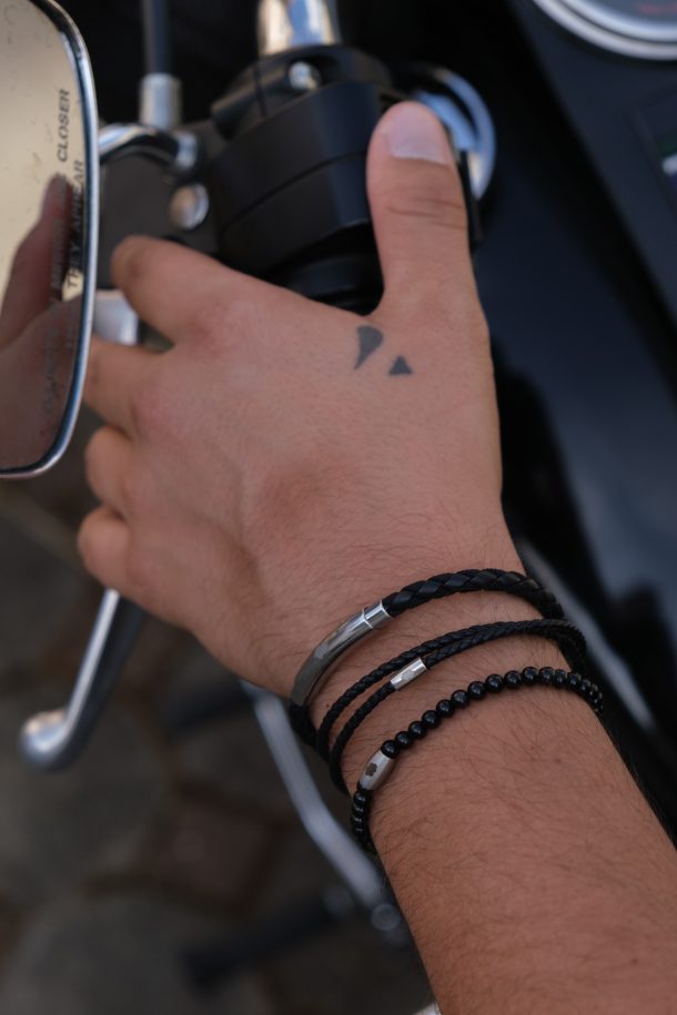 Notus crna narukvica