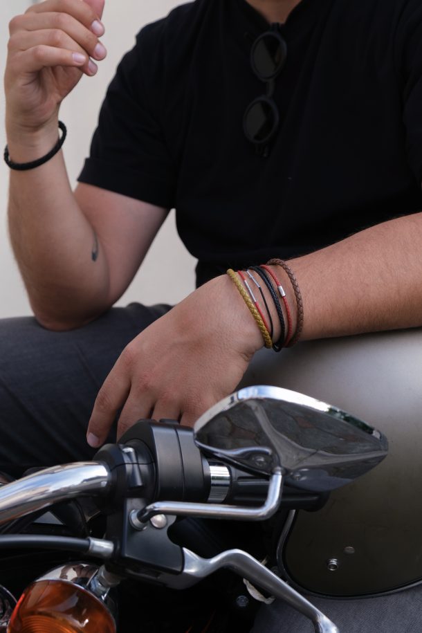 Apollo crvena narukvica