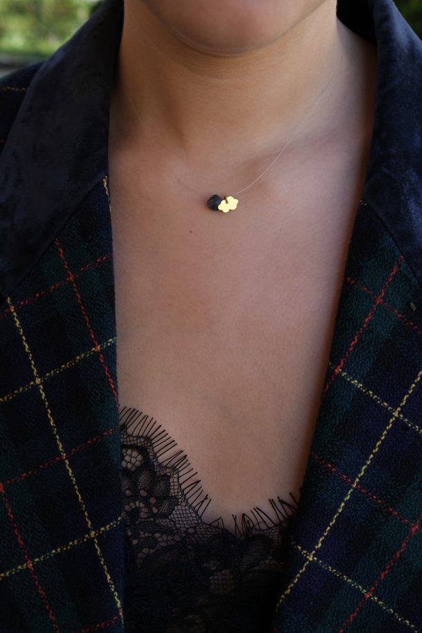 Nevidljiva Freya sjajna siva ogrlica